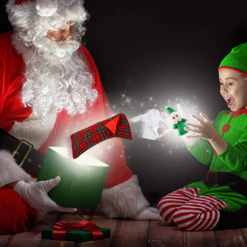Vista 4 de Skylety 2 muñecas de Navidad, gemelas, rojo y verde, 1 saco de dormir de Navidad a cuadros rojos y 1 bata de baño de muñeca, accesorios de Navidad