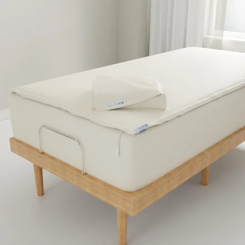 Vista 14 de QuickZip Paquete de Repuesto Fitted Plus: 1 Sábana Bajera (Base + Sábana con Cremallera) y 1 Sábana con Cremallera - Fácil de Cambiar, No se Sale