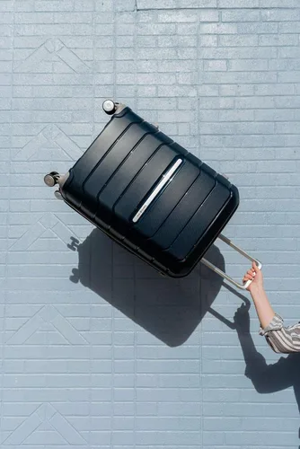Vista 128 de Samsonite Freeform – Maleta rígida, expandible con ruedas dobles giratorias, Blanco