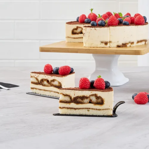 Vista 10 de Restaurantware Tablas para pasteles de 4.5 x 3 pulgadas, 100 bandejas triangulares de postre, ligeras con asa, tableros de repostería de plástico