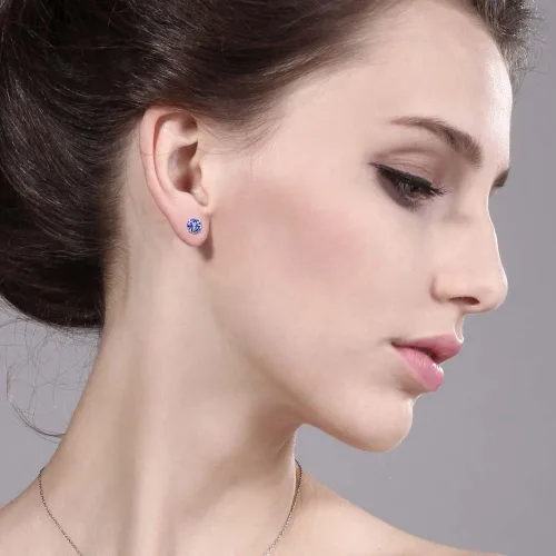 Vista 4 de Aretes de oro blanco de 14K macizo con tanzanitas redondas, claridad AAA, de 5 mm, 1.00 Ct.