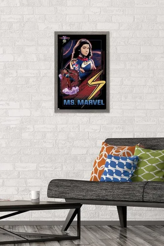 Vista 2 de Trends International Marvel The Marvels - Póster de pared de Ms. Marvel, 14.72 x 22.37 pulgadas, versión enmarcada de madera de granero