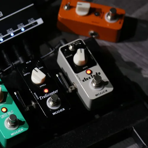 Vista 5 de MOOER E-lady Pedal Flanger Analógico, Modo Filtro, Efectos Oscilador, Bypass Verdadero