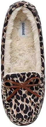Vista 5 de CUSHIONAIRE - Pantufla tipo mocasín Sabina, para mujer, con espuma viscoelástica