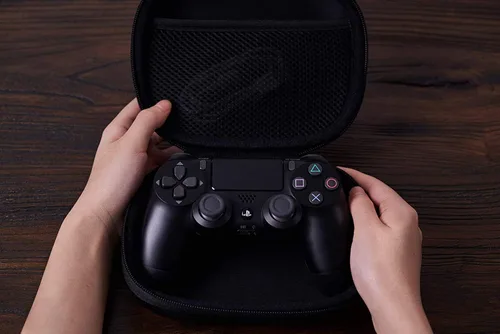 Vista 7 de 8Bitdo Classic Controller Travel Case for Switch Pro, PS5 & PS4, Xbox One Controller and More