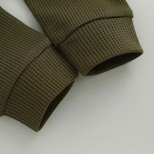 Vista 16 de Conjunto de 2 piezas de ropa para bebé y niño, sudadera con cuello redondo con letras y pantalones casuales de otoño e invierno B Negro-marrón