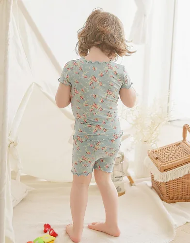 Vista 4 de VAENAIT BABY - Pijama de viscosa para niñas y niños pequeños de 6 a 12 meses, 2 piezas, camiseta y shorts, tela fresca, drapeada y suave para verano
