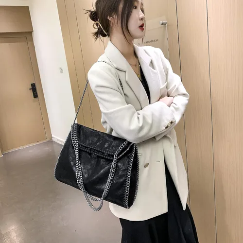 Vista 5 de JOTHIN Bolso grande para mujer, bolso cruzado con cadena, bolso de mano de diseñador para mujer, bolso de hombro (negro)
