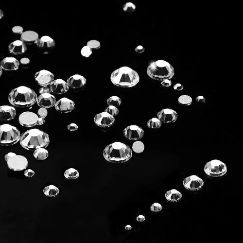 Vista 19 de LolliBeads Piedras redondas de resina para uñas con parte trasera plana y cristales acrílicos.