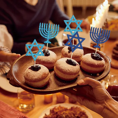 Vista 6 de Gyufise 24 decoraciones para cupcakes de Feliz Hanukkah Star of David, decoraciones para fiestas de Hanukkah, suministros de fiesta temática