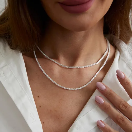 Vista 4 de Collares en capas para mujer, chapados en plata, delicada cuerda torcida de serpiente, delicado collar en capas, gargantilla de diferentes