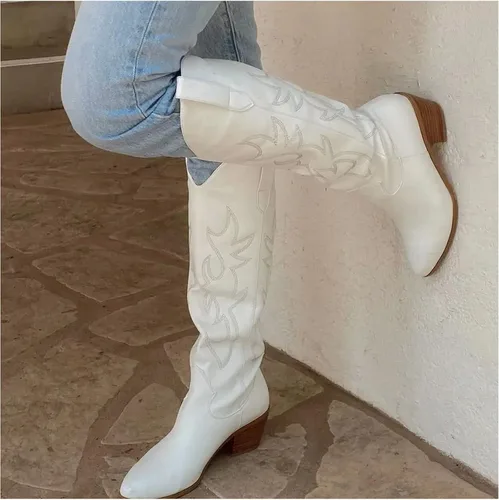 Vista 3 de MeiLuSi Botas vaqueras para mujer, hasta la rodilla, botas vaqueras con punta puntiaguda, tacón grueso, zapatos de gamuza con bordado