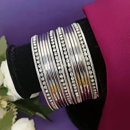 Vista 2 de Efulgenz Juego de pulseras bohemias vintage tribales indias con circonita cúbica oxidada de cristal plateado oxidado para mujer (18 unidades)
