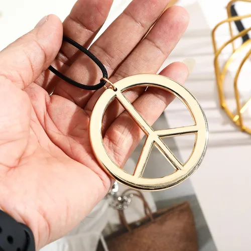 Vista 7 de 3PCS Women Hippie Costume Set - 70s Hippie Boho Flower Headband Gold Peace Sign Necklace Hippie Daisy Sunglasses for Women