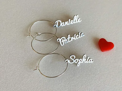 Vista 5 de Dijes personalizados para copas de vino, nombres cortados con láser, tarjetas de lugar de acero inoxidable, etiquetas de regalo de metal