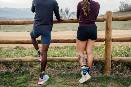 Vista 6 de Swiftwick VISION IMPRESSION Crew, National ParksStates Edition, Calcetines para correr, senderismo y ciclismo
