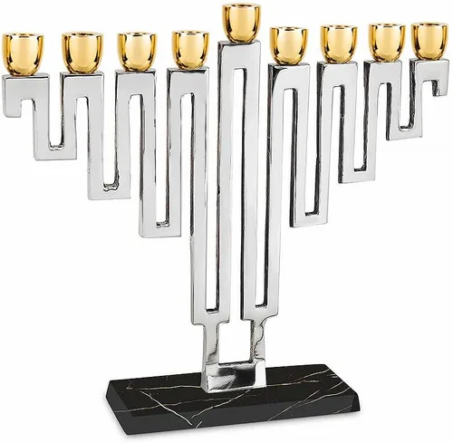 Vista 5 de Zion Judaica - Vela artística de Janucá chapada en níquel, forma tradicional en un laberinto moderno, elegante calcomanía de mármol decorada