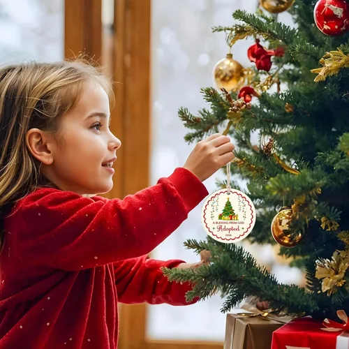 Vista 4 de Regalos de adopción, adorno de Navidad adoptado 2025, regalos del día de Gotcha para la familia, nuevos padres adoptivos, primer regalo