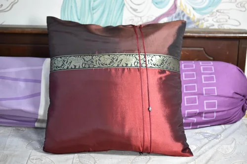 Vista 4 de Fundas de almohada decorativas de primera calidad con estampado de elefante, para sofá, silla, no incluye 16 x 16 pulgadas (2, marrón granate)