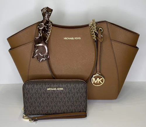 Vista 2 de MICHAEL Michael Kors Jet Set Bolsa de hombro de cadena grande con cartera grande para teléfono y bufanda delgada