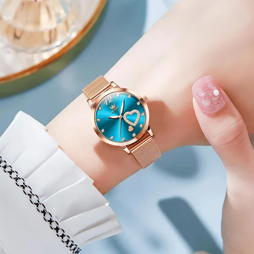 Vista 2 de Relojes de oro rosa para mujer, muñeca pequeña, preciosa abeja, corazón de diamantes, esfera romana, reloj de pulsera de malla de moda para mujer