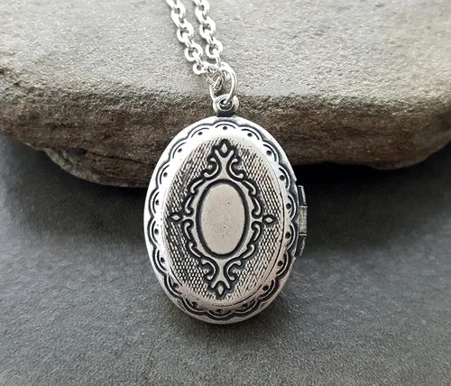 Vista 5 de Handmade Pink Rose Limoges Cameo Locket Necklace