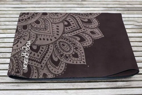 Vista 3 de YOGA DESIGN LAB Travel Yoga Mat 2-in-1 Mat+Towel Lightweight, Foldable, Eco Luxury Ideal for Hot Yoga, Bikram, Pilates, Barre, Sweat 1.5mm