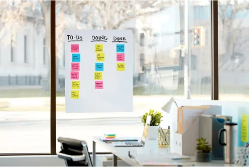 Vista 2 de Post-it – Esterilla de pared con tiras de comando, 20 x 23 pulgadas, color blanco, 20 hojas/esterillas, Blanco