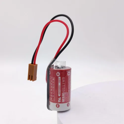 Vista 4 de 10 unids KUANMAI ER17/33 3.6V 1600mAh batería para ER17/33 PLC batería de control industrial con enchufe marrón