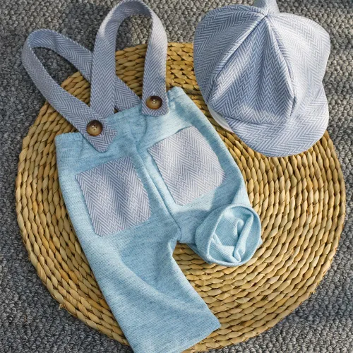 Vista 3 de Ylsteed Trajes de Fotografía para Recién Nacidos - 2 Piezas para Niño y Niña, Traje de Caballero con Pantalones con Tirantes y Boina, 0-3 Meses Azul