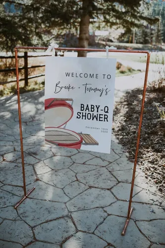 Vista 2 de Letrero de bienvenida personalizado para baby shower de barbacoa – Bun in the Oven Baby Shower Welcome – Cartel de baby shower – Decoración de baby