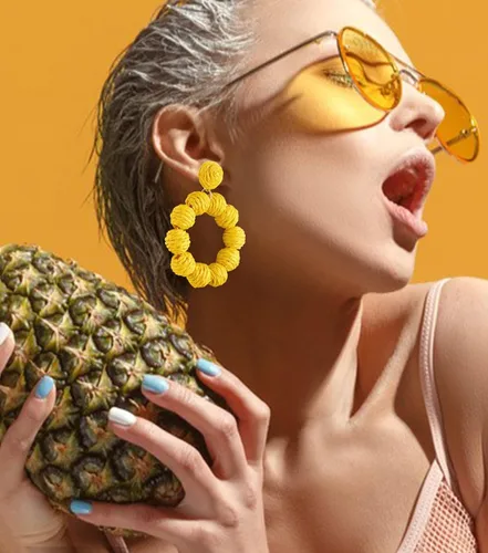 Vista 3 de Pendientes de rafia para mujeres y niñas, aretes de aro de bola de ratán, hechos a mano, bohemia, trenza, pajita de mimbre, envueltos en rafia
