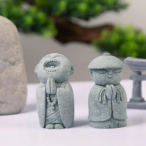 Vista 4 de livelyfish Estatua de monje rezante de Bosatsu de Bosatsu japonés de Buda Bosatsu Feng Shui, piedra arenisca feliz/sonriente en miniatura, adorno