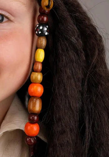 Vista 4 de FUN Costumes Peluca realista de capitán Jack pirata para niños Pelucas de rastas de pelo sintético Peluca de piratas caribeños bandana y cuentas ST