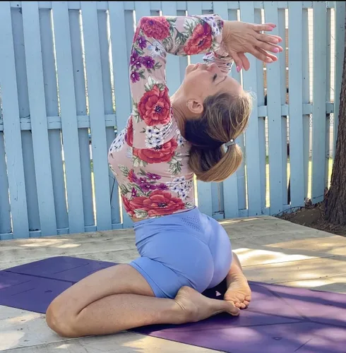 Vista 3 de HARTPOR Pantalones cortos de gimnasio para mujer, sin costuras, con contorno de glúteos, para yoga, atletismo, correr, deportes, ejercicio, fitness