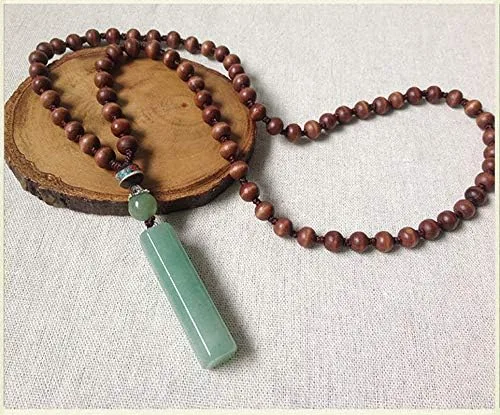 Vista 6 de Bluegoog - Colgante de piedra de jade verde natural para mujer con cordón de madera con cuentas verticales largas para disfraz o joyas
