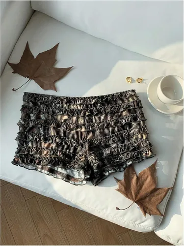 Vista 5 de SHENHE Pantalones cortos sexys con volantes Y2k para mujer, estampado de camuflaje, tiro bajo, micropantalones cortos