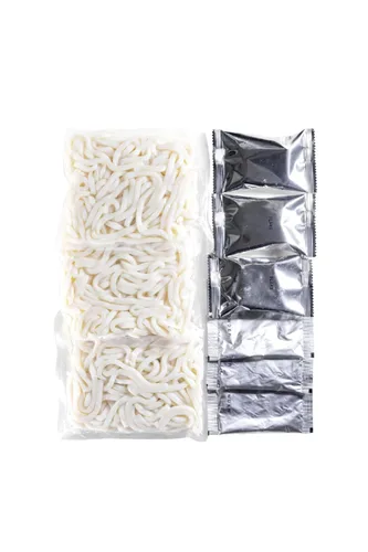Vista 5 de Korean Bros Kimchi Udong (23.17 oz) Fideos salteados coreanos picantes