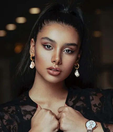 Vista 3 de Aretes colgantes de perlas chapados en oro de 14 quilates con perlas barrocas Aretes colgantes de perlas para mujer
