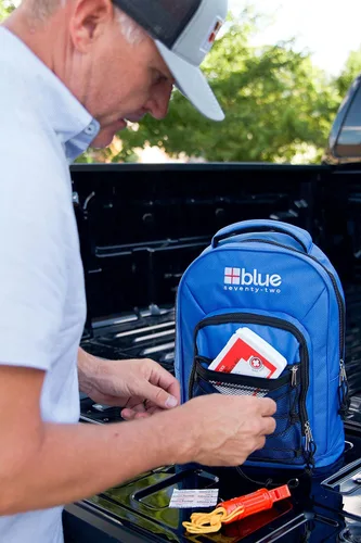 Vista 5 de Blue Coolers Blue Seventy-Two Kits de supervivencia de mochila de emergencia de 72 horas para 1 persona Kit de supervivencia para incendios