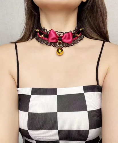Vista 6 de EverGlimp Gargantilla gótica negra y roja para mujer, encaje vintage y tachuelas con lazo rojo, gatitonekololitabrujavampiro collar de gargantilla