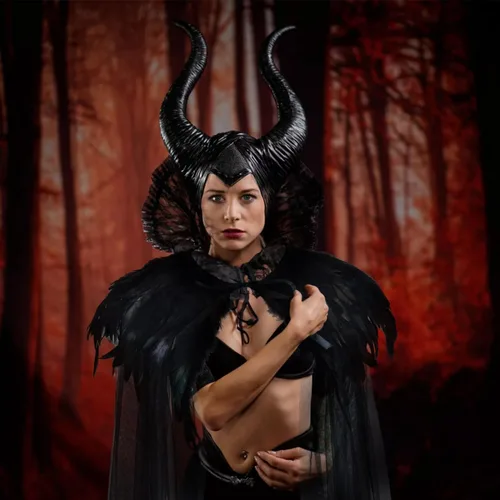 Vista 7 de YoleShy Chal de plumas negras con cuernos de maléfica, diadema de maléfica, disfraz de maléfica para mujer, capa negra de maléfica para mujer