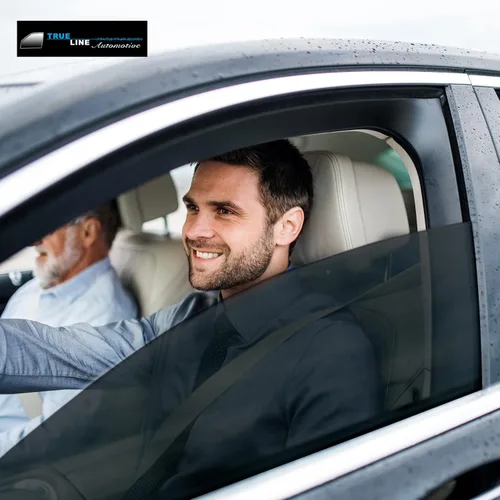 Vista 6 de TRUE LINE Automotive - Película tintada de 2 capas de Nano Carbono para ventanas de coches - 5% de tinte (56 cm x 2,1 m) - Bloquea el 99%