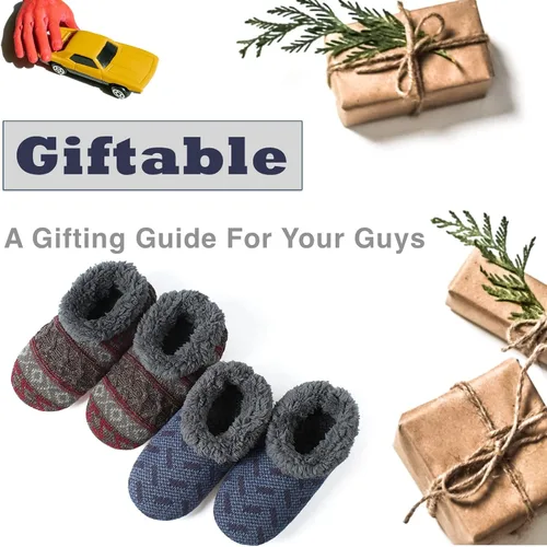 Vista 6 de Cozylook Paquete de 2 pantuflas de casa para hombre, suela suave, calcetines acogedores y mullidos con agarres antideslizantes, regalos únicos