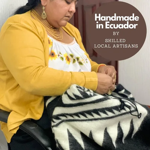 Vista 6 de DAVLINA, ALPACA Wool Poncho Hooded and, Aztec Pattern, Unique and handmade in Ecuador. Thick, Warm and Soft Wool Poncho