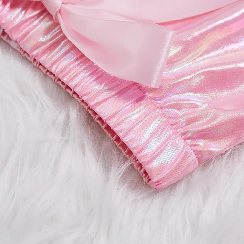 Vista 3 de ZYBOUTIC Pantalones cortos metálicos para niñas pequeñas, pantalones cortos brillantes de piel sintética de poliuretano, cintura elástica