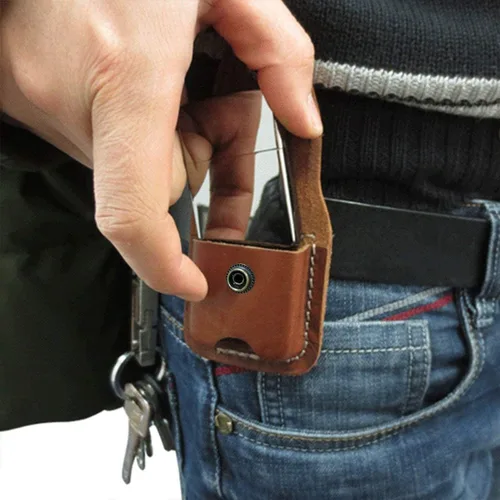 Vista 4 de Funda de cuero para encendedor hecha a mano con lazo para cinturón de bolsillo