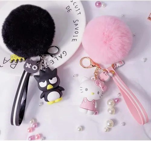 Vista 7 de PaPiJoJo Lindos llaveros para niñas, Kawaii Pom Pom Fuzzy Llavero Accesorios Pulsera Llavero de dibujos animados Llavero