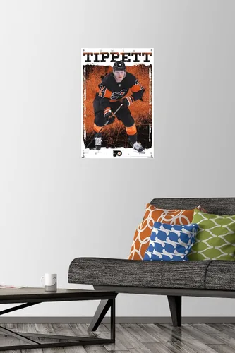 Vista 2 de Trends International NHL Philadelphia Flyers - Póster de pared Owen Tippett 23, 14.72 x 22.37 pulgadas, paquete de póster premium y alfiler