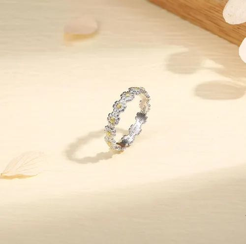 Vista 3 de UBGICIG Anillo de plata de ley 925 con margaritas para mujer, anillos de flores chapados en oro de 14 quilates, anillos apilables You Are My